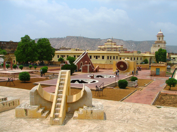 Jantar Mantar Jaipur, Rajasthan (Entry Fee, Timings, & History )