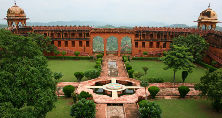Jaigarh Fort Jaipur, Rajasthan (Entry Fee, Timings, & History )