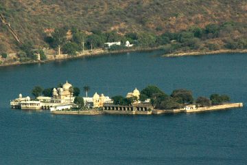 Jagmandir Isla Udaipur, Rajasthan (Entry Fee, Timings & History)