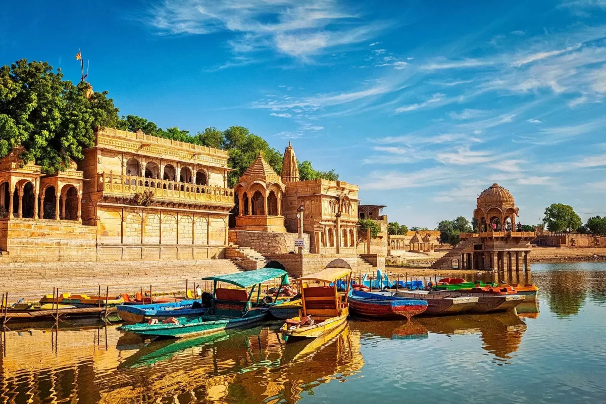 Gadsisar Sagar Lake Jaisalmer, Rajasthan (Entry Fee, Timings & History)