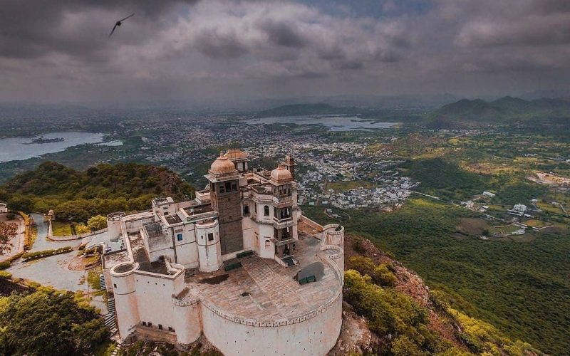 Sajjangarh Palace Udaipur, Rajasthan (Entry Fee, Timings & History)